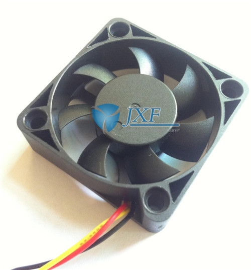 5015直流散熱風(fēng)扇